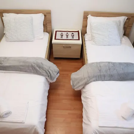 Apartment Mirage *